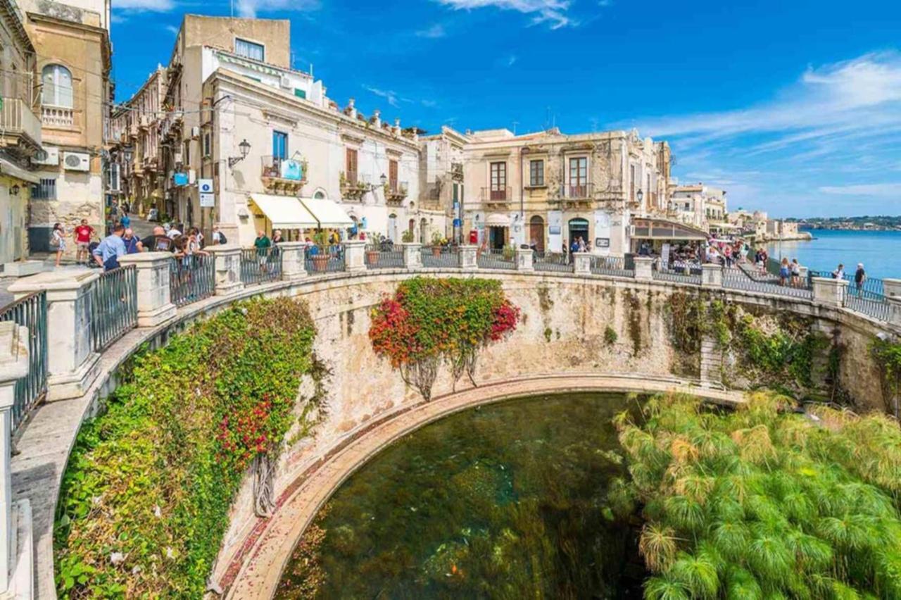 Ortigia Sunset Apartments - Xenia Sicily Villas 시라쿠사 외부 사진